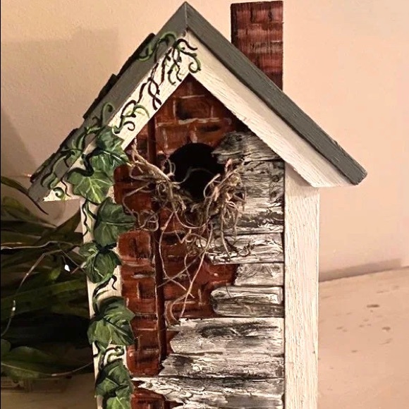Birdhouse - handpainted ⭐️. Zoom in for details! - Picture 2 of 11